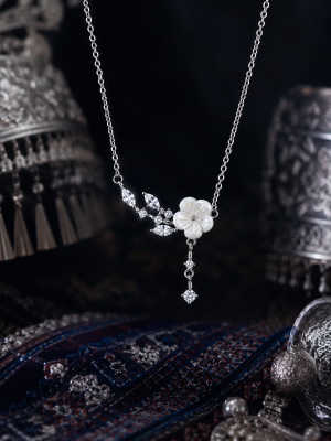 LUNE-Camellia Pendant Necklace